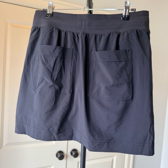 Athleta Chelsea Cargo Skort Black Size 6 Athletic Golf Tennis Travel Skirt - Picture 2 of 4